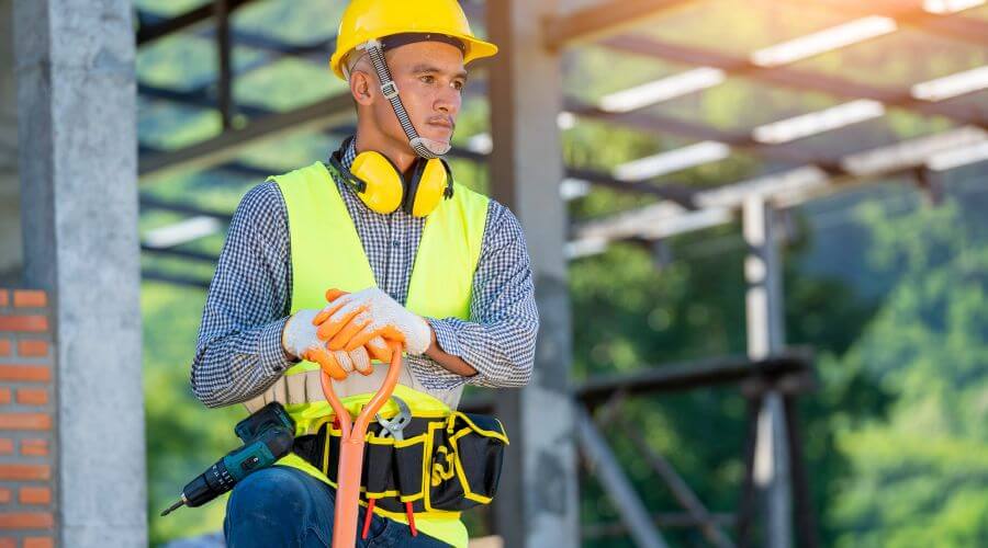 Professional gutter cleaning in Sarcoxie, MO